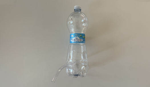 serbatoio d'acqua da campeggio con il riciclo creativo